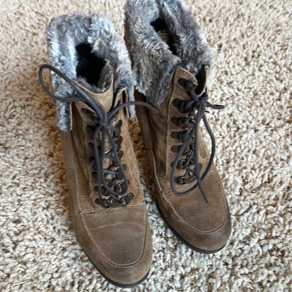 Boutique 9 suede booties